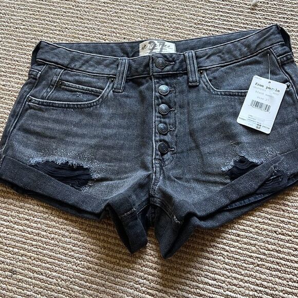 FREE PEOPLE denim black shorts 27 - Picture 5 of 12